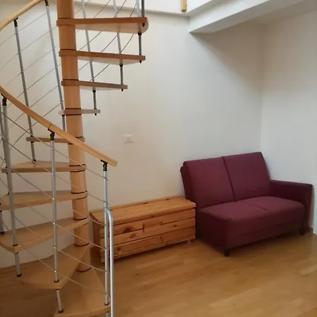 Family & Friends Base #8 Apartamento